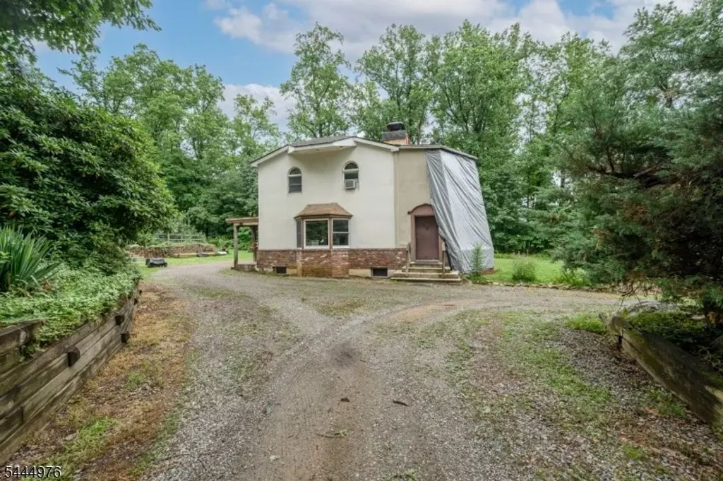 1097 State Route 173, Bethlehem Twp.