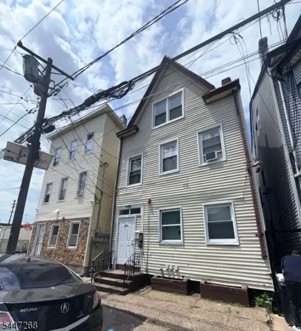 562 Summer St, Paterson City