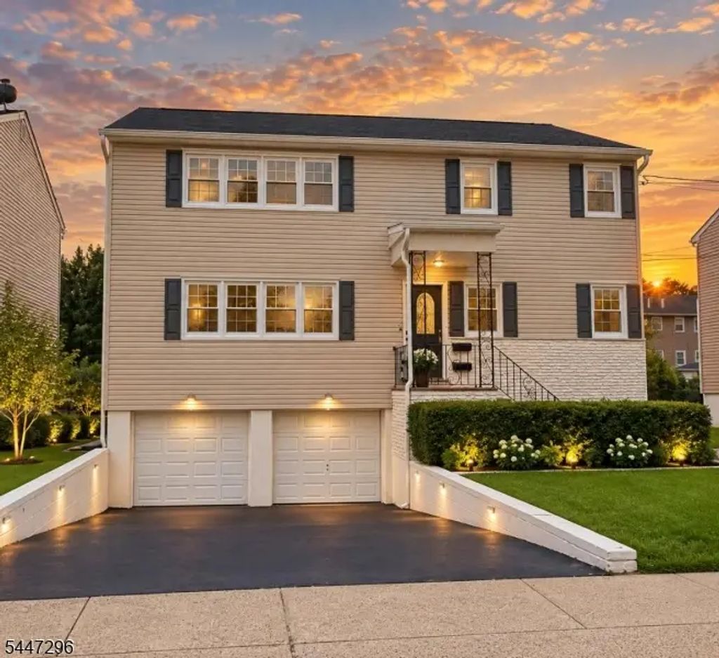 832 Dewey St, Union Twp.