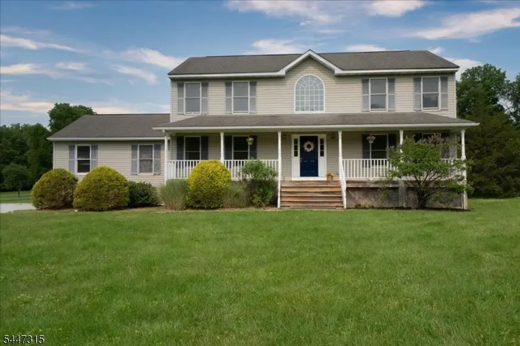 9 Carriage Ln, Hardyston Twp.