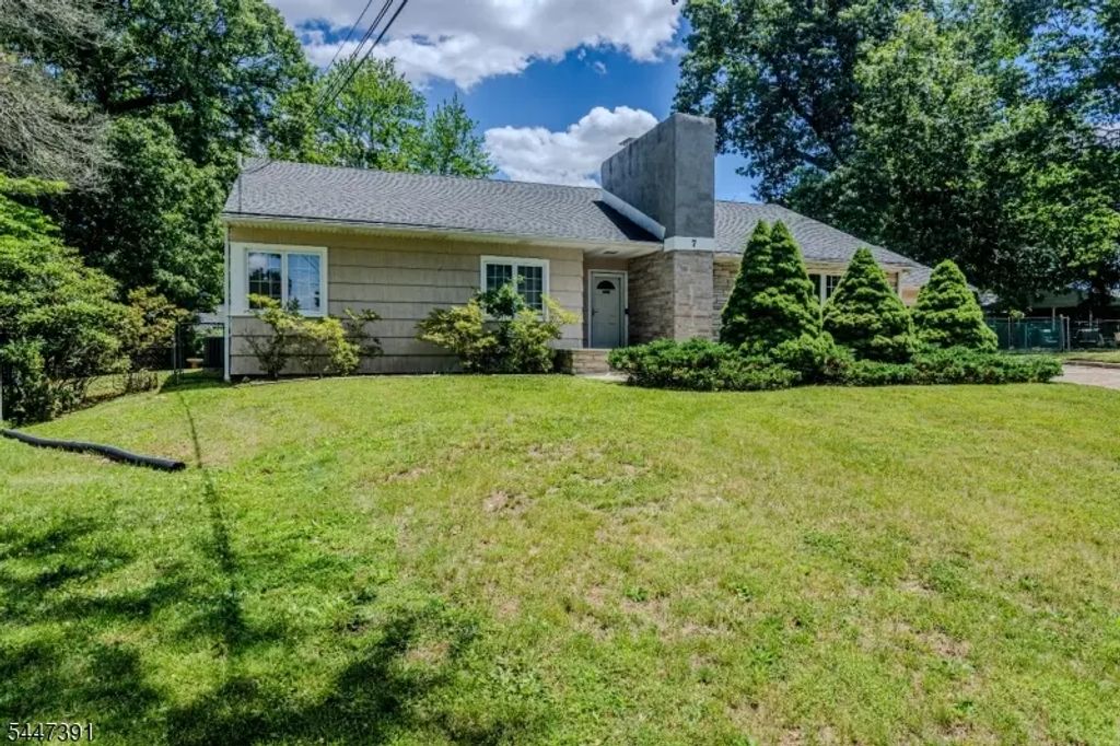 7 White Beech Ct, Ewing Twp.