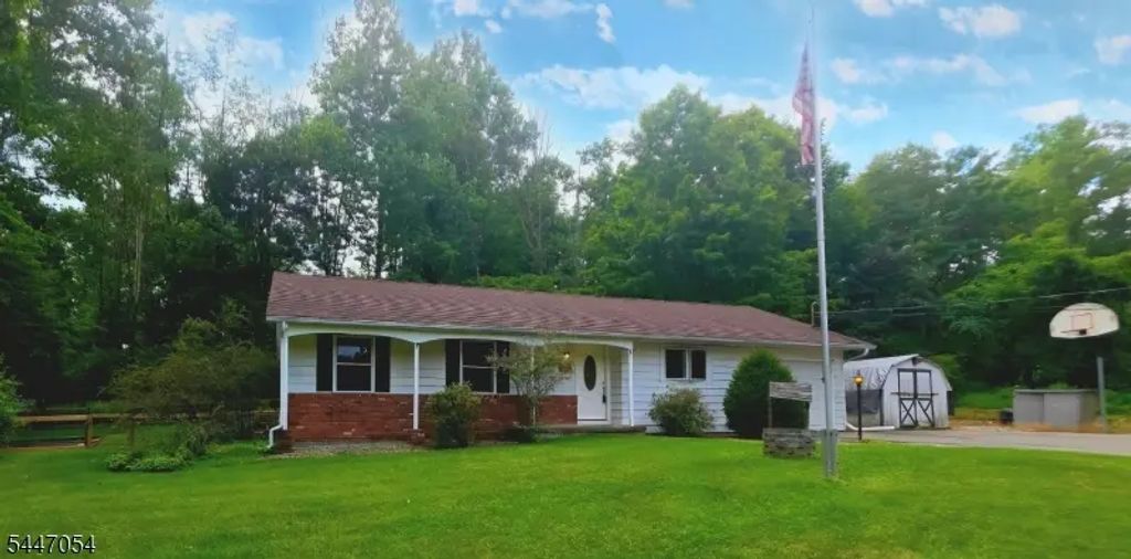 958 Cedar Dr, Stillwater Twp.
