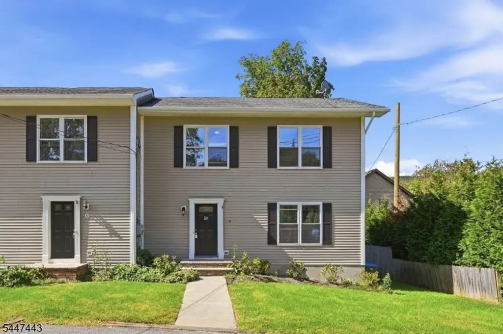 3 Teneyck Ave, Greenwood Lake