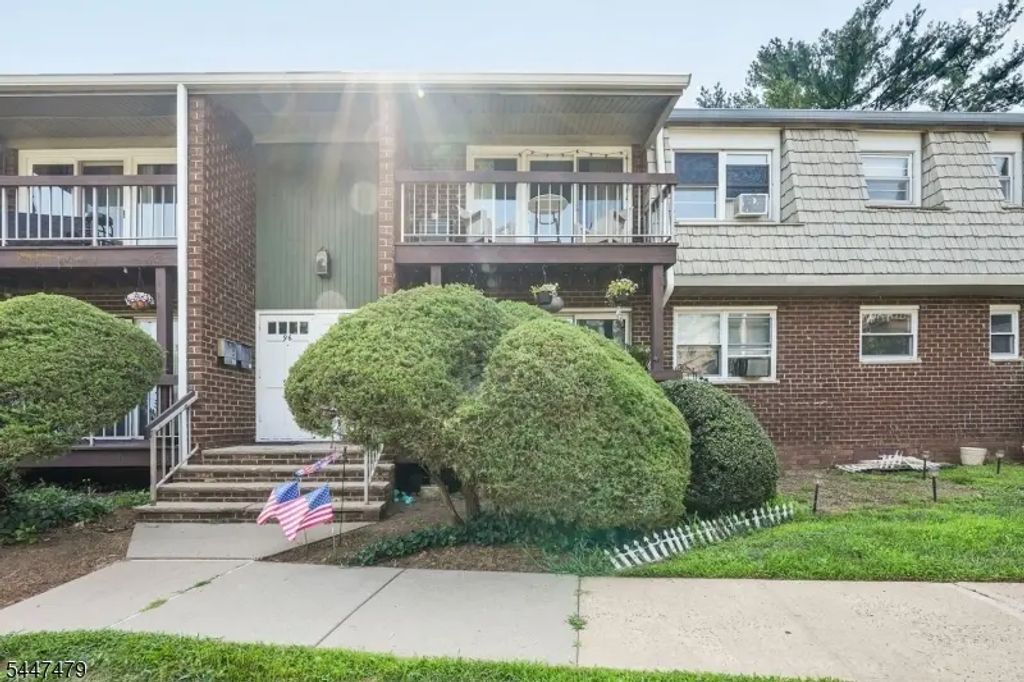 34 Deanna Dr, Hillsborough Twp.