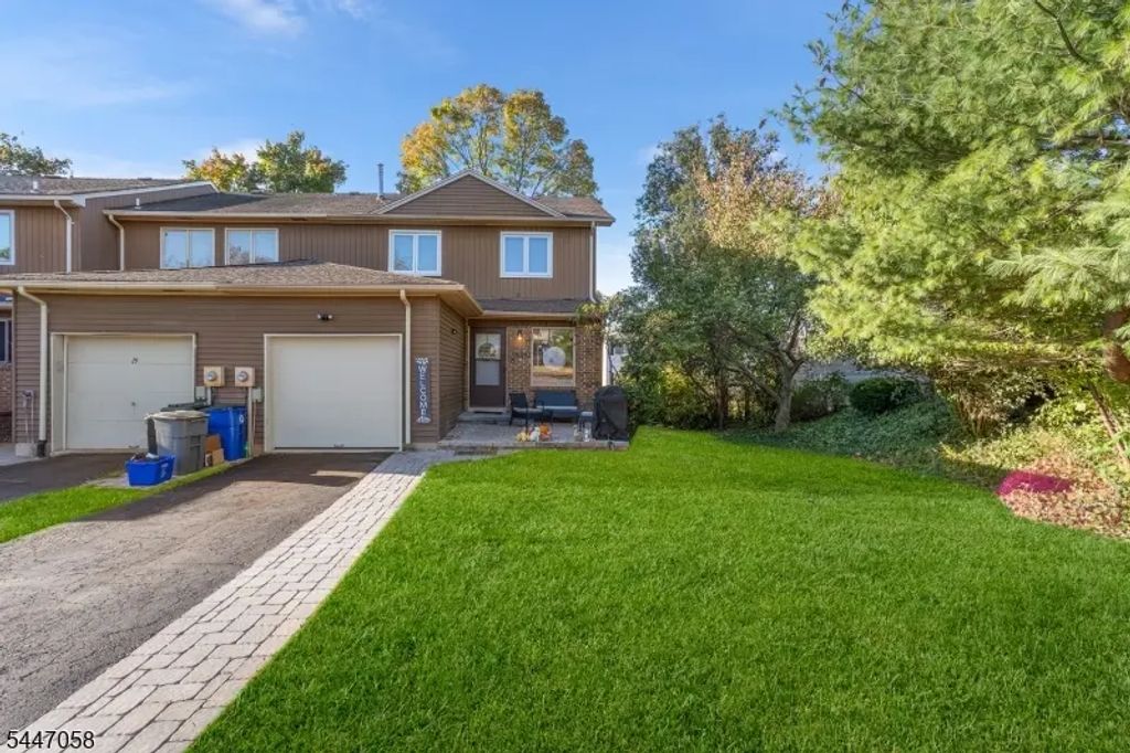 21 Sherwood Ct, Raritan Twp.