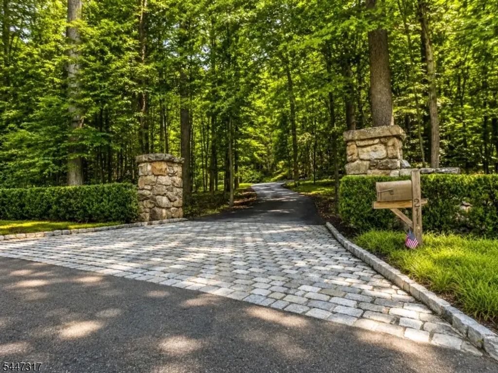 211 Douglass Ave, Bernardsville Boro