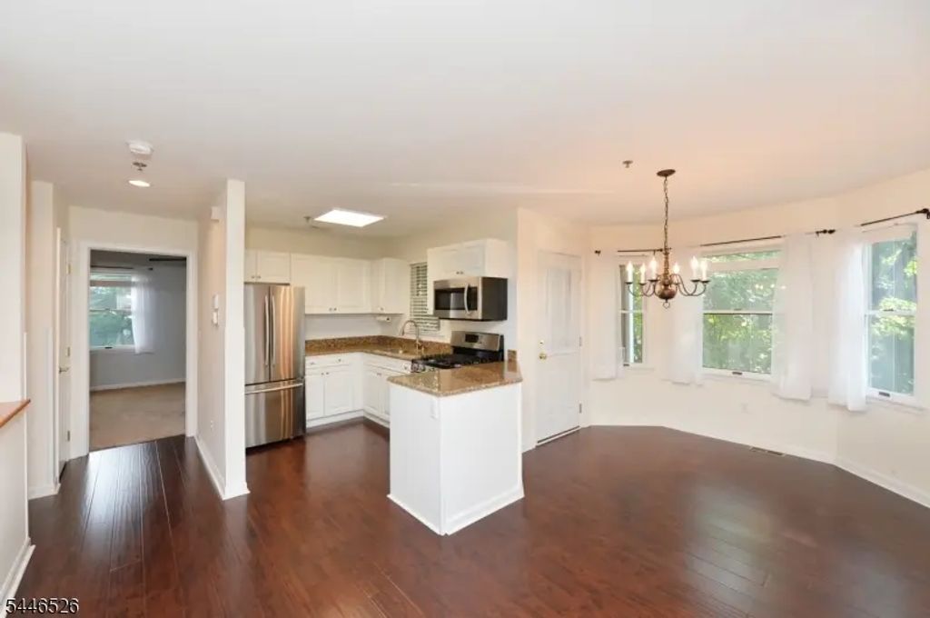 45 Royal Ave, Hawthorne Boro