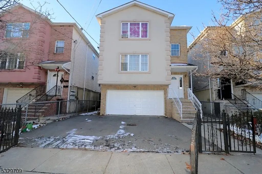 580 3rd St, Newark City