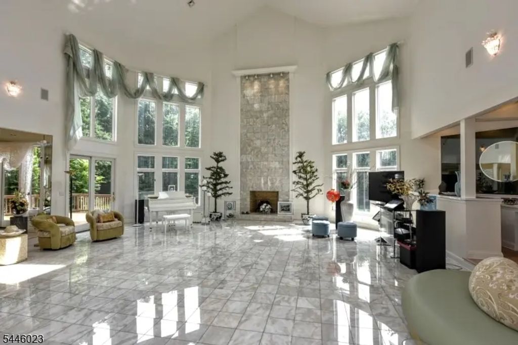 20 Burning Hollow Rd, Saddle River Boro
