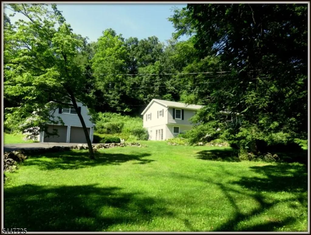903 Dove Island Rd, Stillwater Twp.