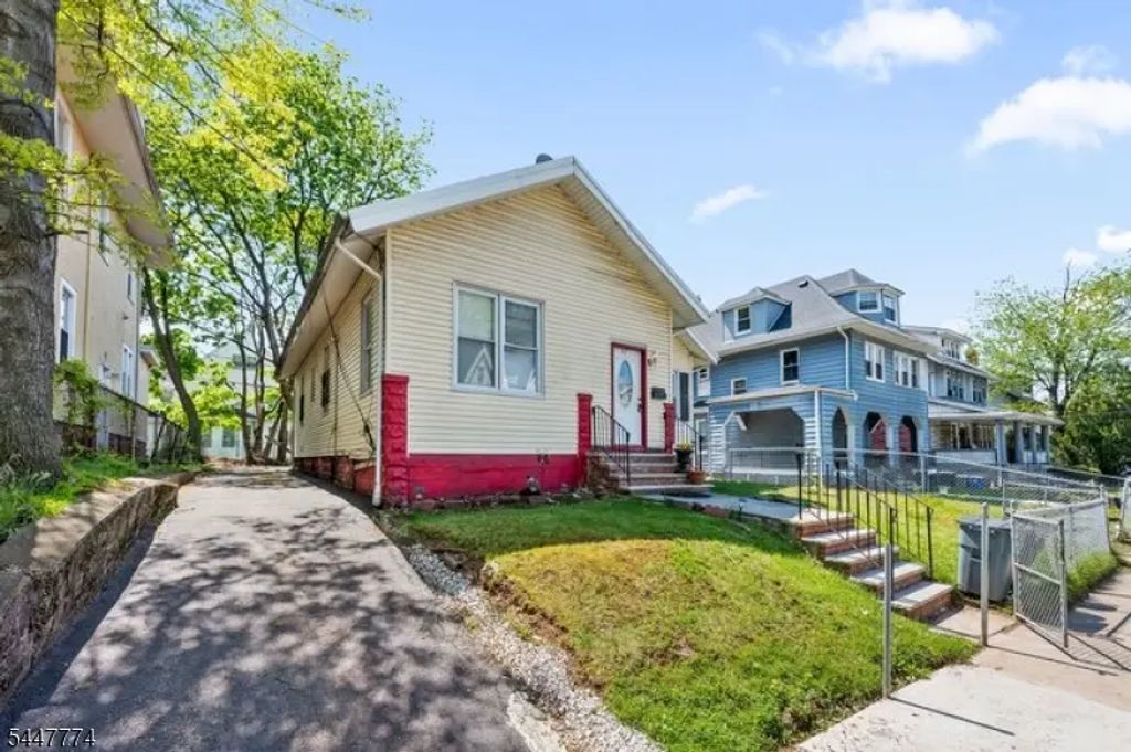 42 Scheerer Ave, Newark City