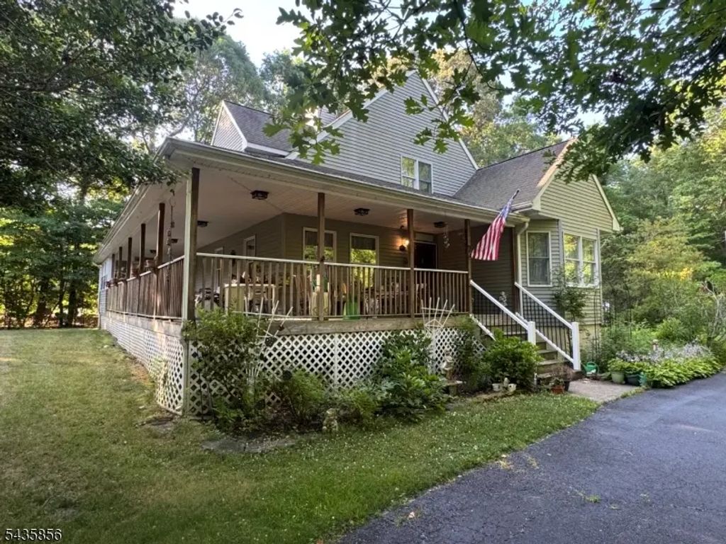 7 W Woodland Ave, Middle Twp.