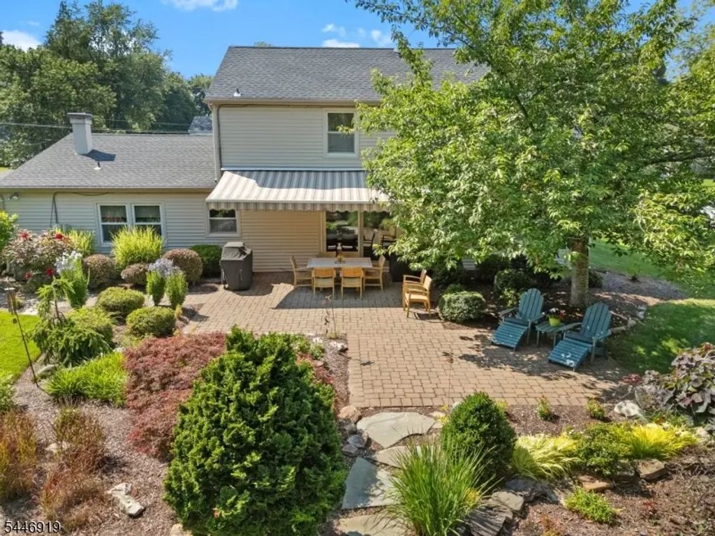 11 Marigold Ln, Franklin Twp.