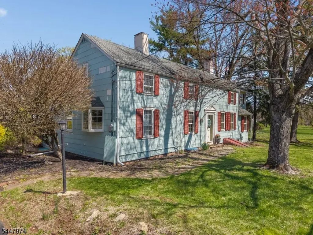 40 Sergeantsville Road, Raritan Twp.