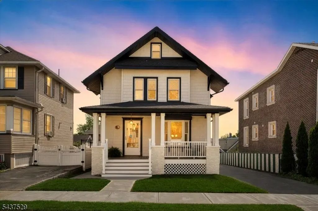 132 Argyle Pl, Kearny Town