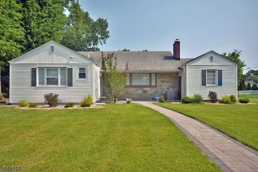 765 W 7th St, Plainfield City