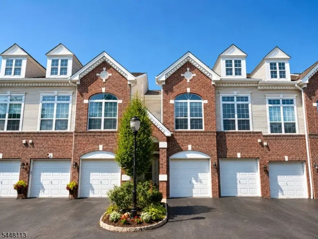 810 Firethorn Dr, Union Twp.