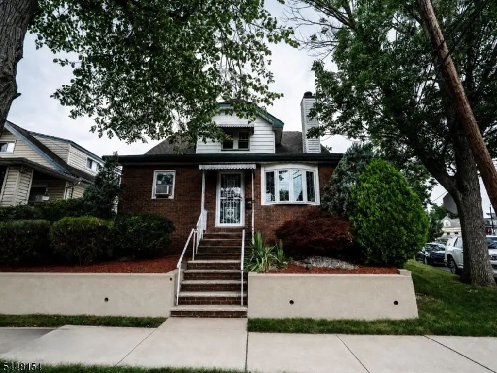 220 Clinton Ave, Clifton City