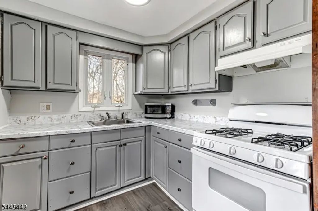 273 W Main St, Bound Brook Boro