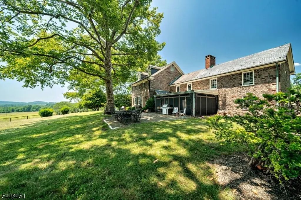 60 Hunter Rd, West Amwell Twp.