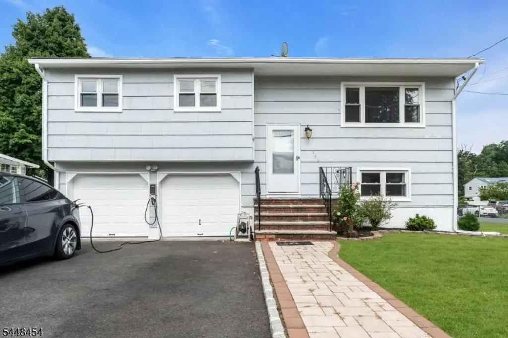 125 Jeff St, Edison Twp.