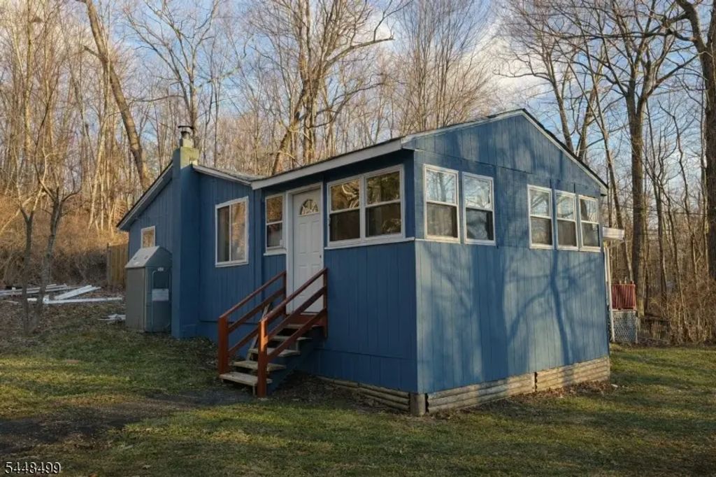 901 Chestnut Path, Stillwater Twp.