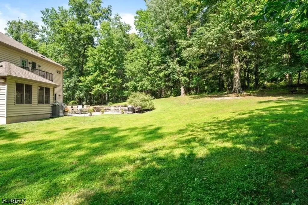 12 Mountain View Ct, Ewing Twp.