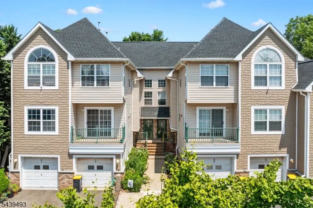 202 Rhoads Dr, Montgomery Twp.