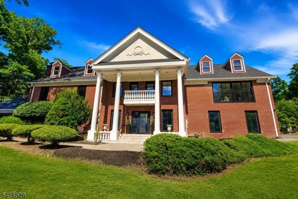 60 Brookside Dr, Upper Saddle River Boro