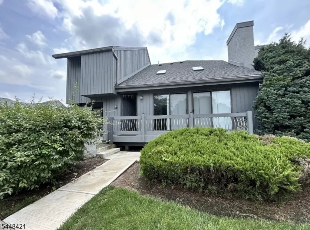 89 Linda Ln, Edison Twp.