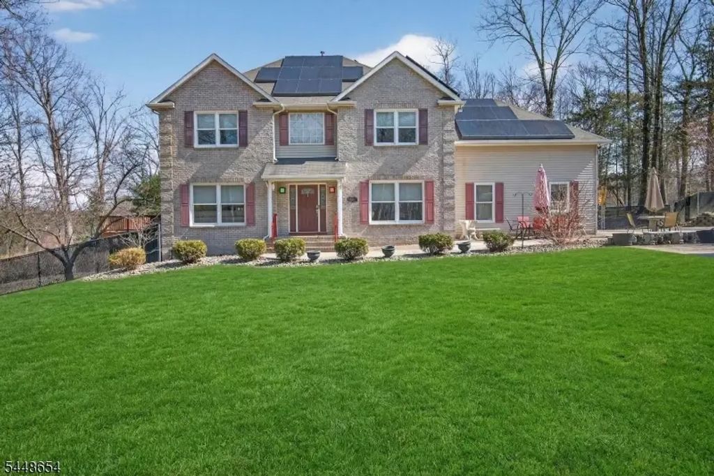 15 Hidden Valley Rd, Andover Twp.