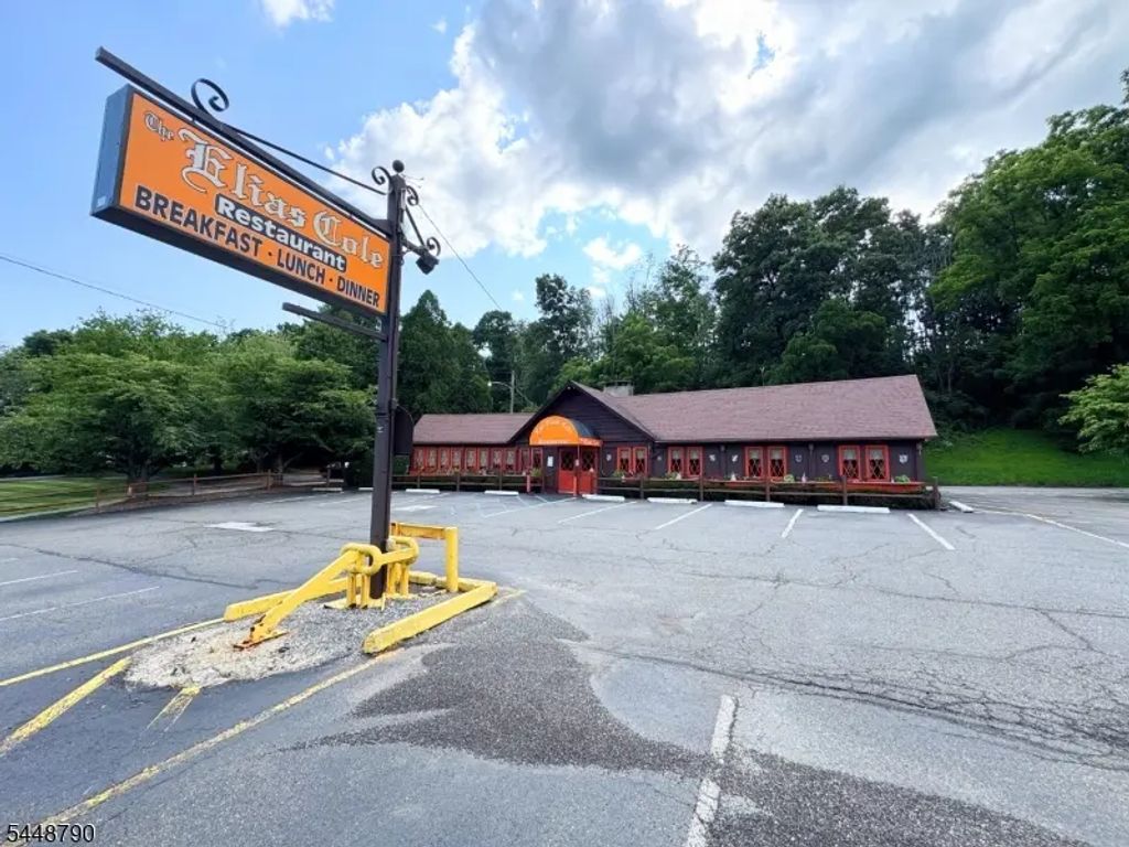 1176 State Rt 23, Wantage Twp.