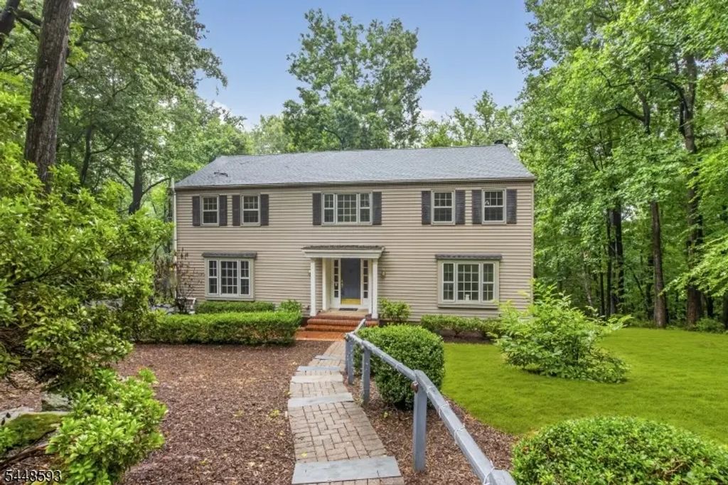 9 E Fox Chase Rd, Chester Twp.
