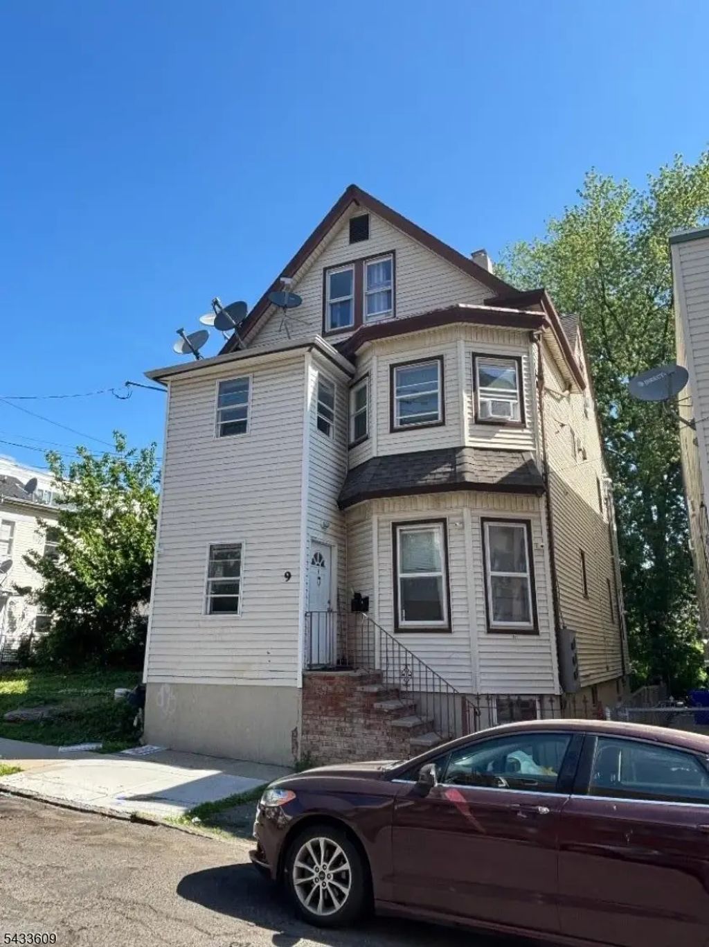 9 Courtland St, Paterson City