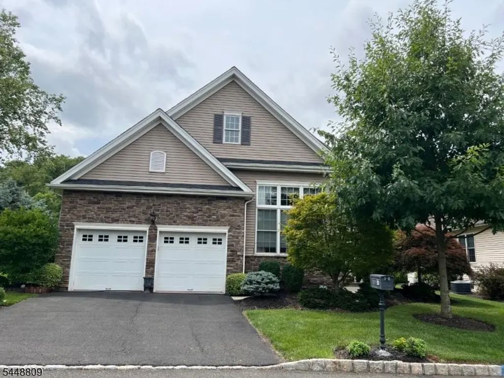 72 Patriots Way, Franklin Twp.