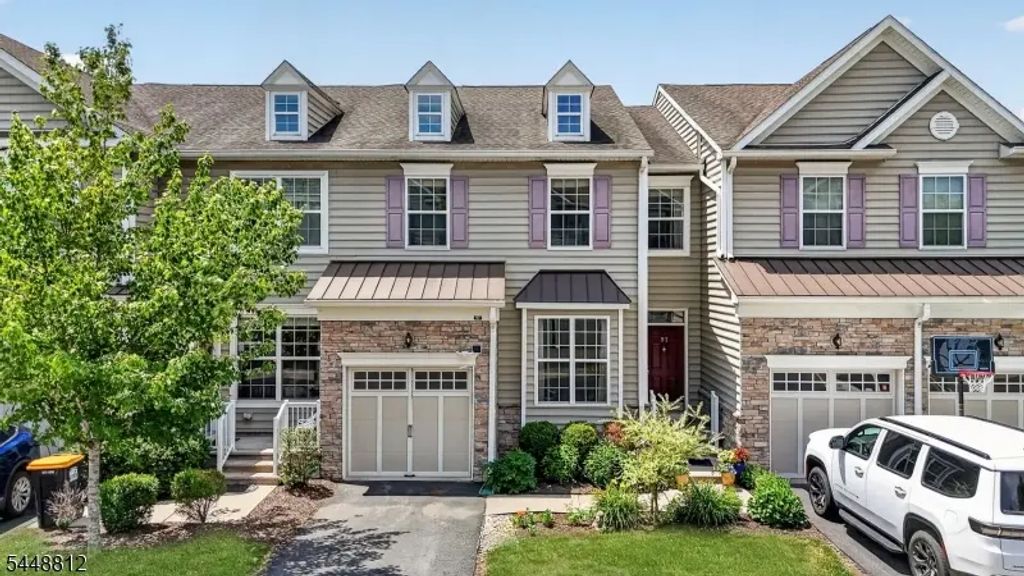 97 Autumn Ln, Montgomery Twp.