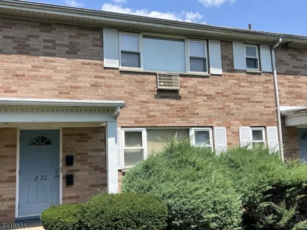 2-22 Virginia Dr, Fair Lawn Boro