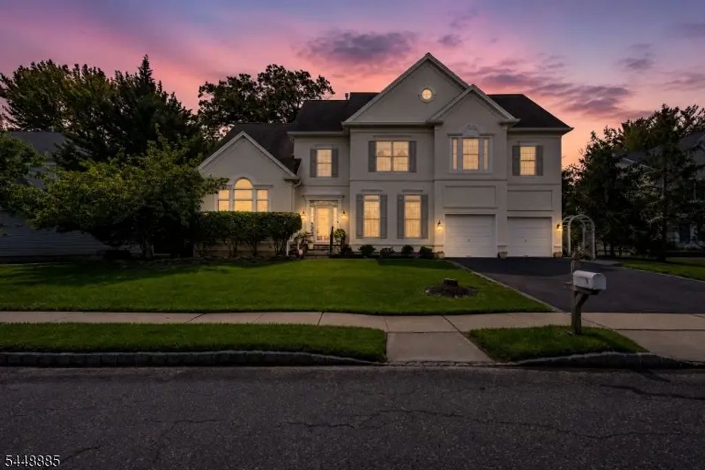 18 Hartlander St, East Brunswick Twp.