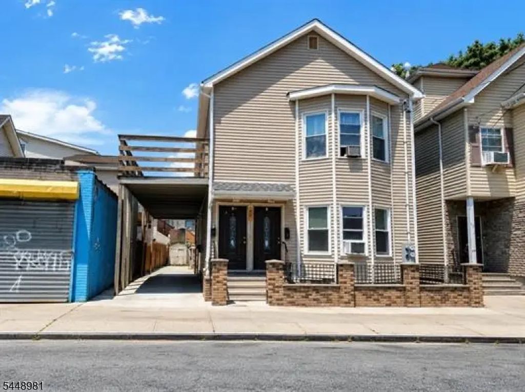 47 Oak St, Paterson City