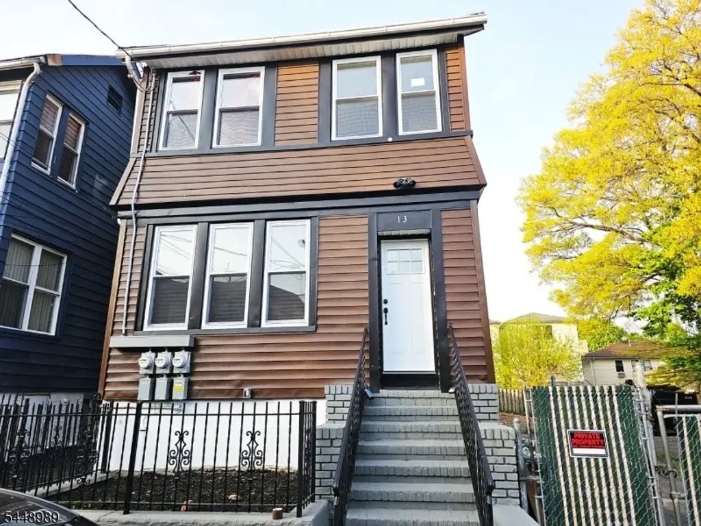 13 Edwin Pl, Newark City