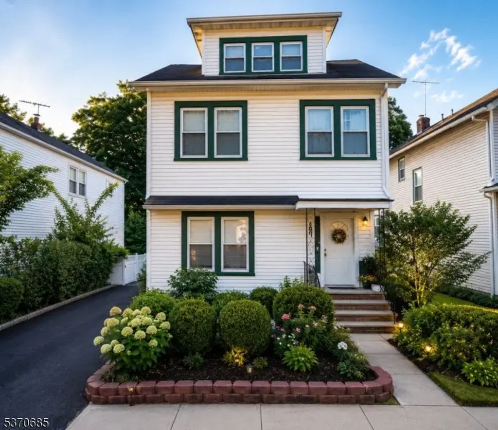 16 Rosedale Ave, Montclair Twp.