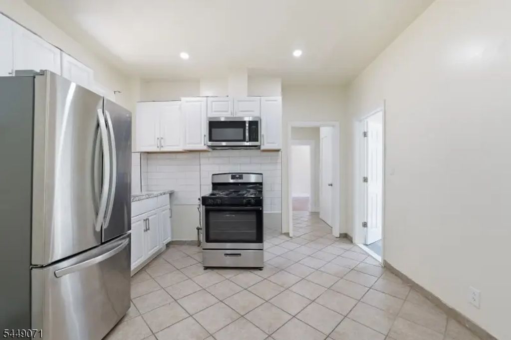 478 Summer Ave, Newark City