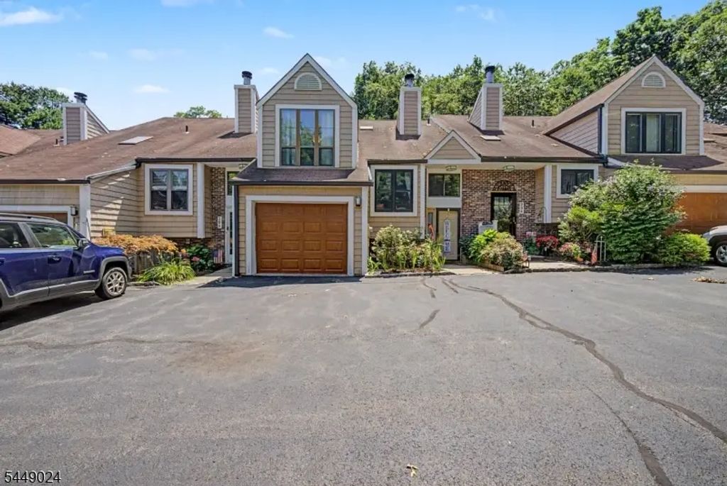 205 Joseph Ln, Mine Hill Twp.