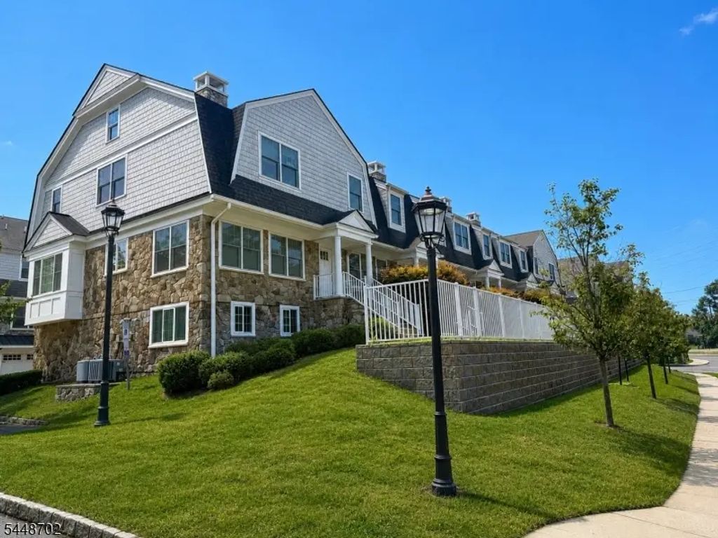 5d Foley Sq, New Providence Boro