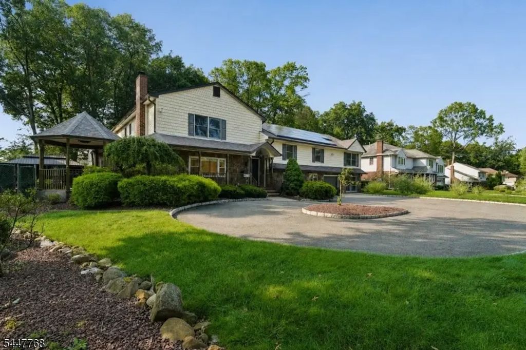 328 Hillside Ave, Livingston Twp.