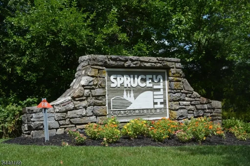 1306 Spruce Hills Dr, Glen Gardner Boro
