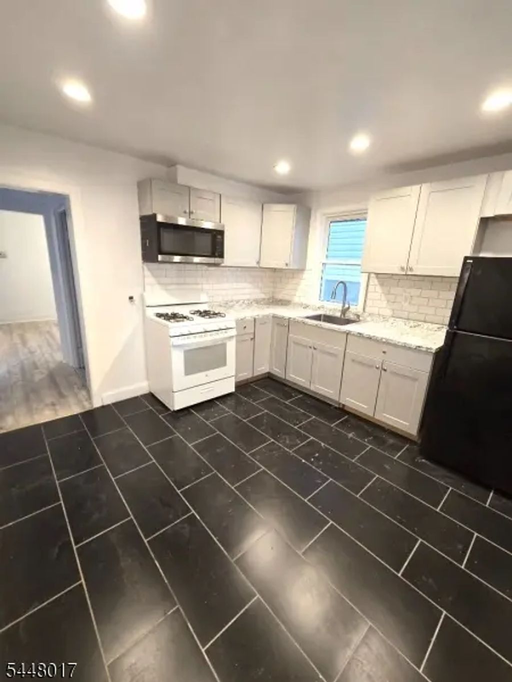 14 Triton Ter, Newark City