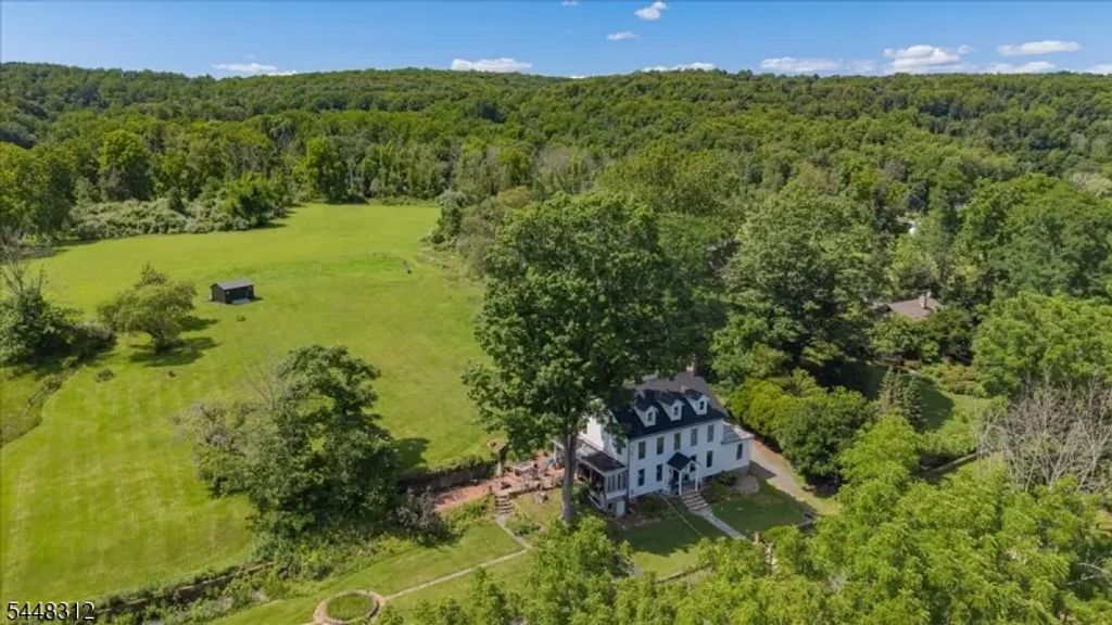 420 Trimmer Road, Lebanon Twp.