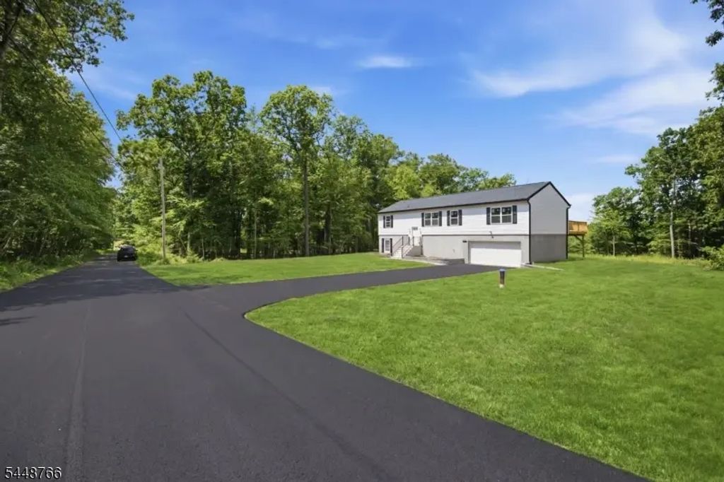 14 Fawn Run, Montague Twp.
