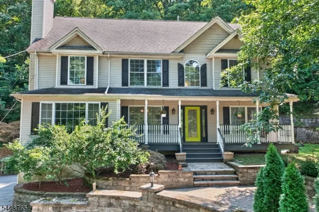 123 Vail Rd, Knowlton Twp.